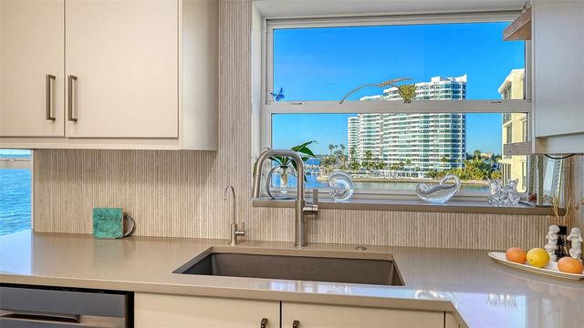 37 SUNSET DRIVE 44, Sarasota, FL 34236