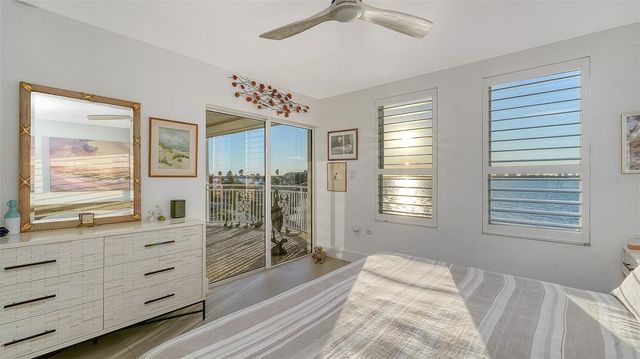 37 SUNSET DRIVE 44, Sarasota, FL 34236