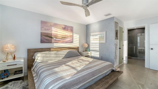 37 SUNSET DRIVE 44, Sarasota, FL 34236