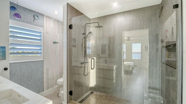 37 SUNSET DRIVE 44, Sarasota, FL 34236