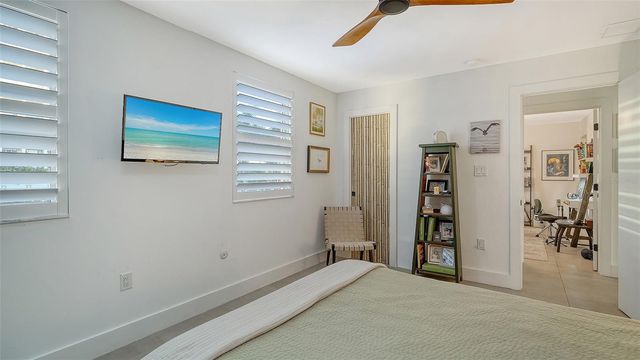 37 SUNSET DRIVE 44, Sarasota, FL 34236