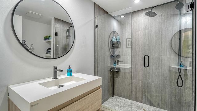 37 SUNSET DRIVE 44, Sarasota, FL 34236