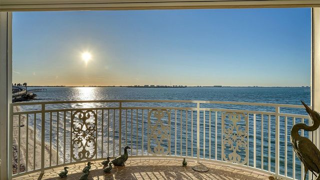37 SUNSET DRIVE 44, Sarasota, FL 34236