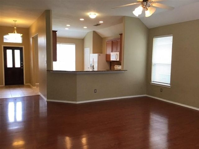8723 Rollick Drive, Tomball, TX 77375