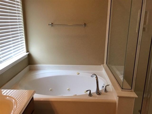 8723 Rollick Drive, Tomball, TX 77375