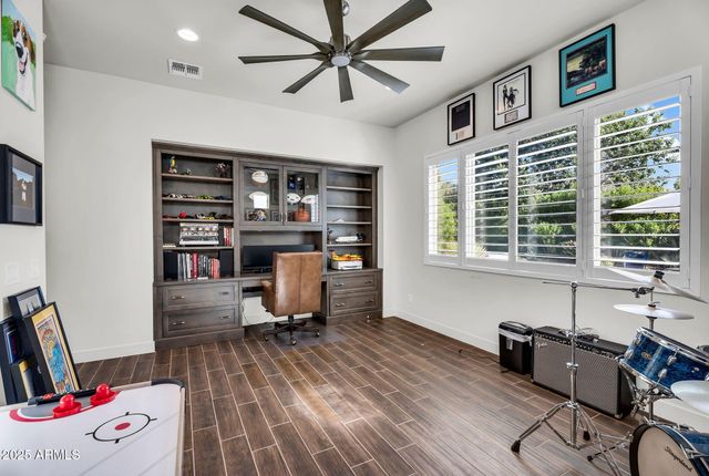 625 W Echo Lane, Phoenix, AZ 85021