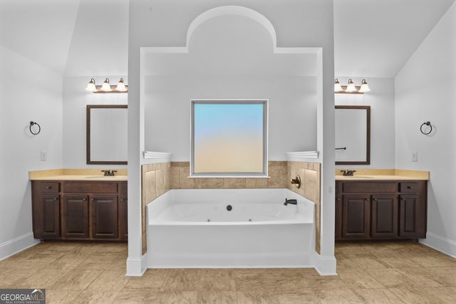 200 Snow Bird Drive, Hampton, GA 30228