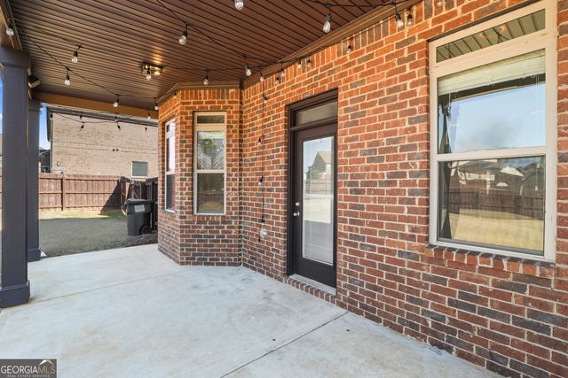 200 Snow Bird Drive, Hampton, GA 30228