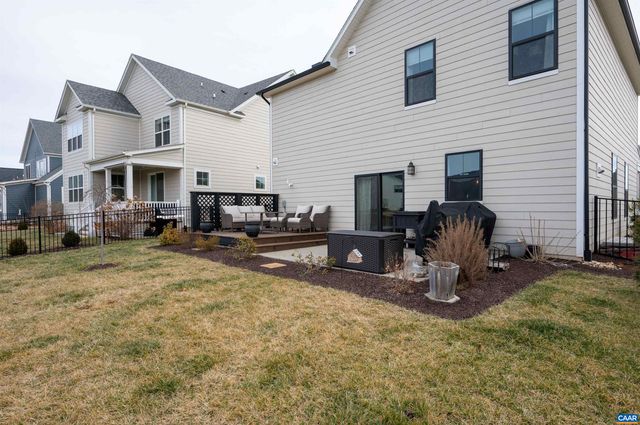 430 CLAIBOURNE RD, Crozet, VA 22932