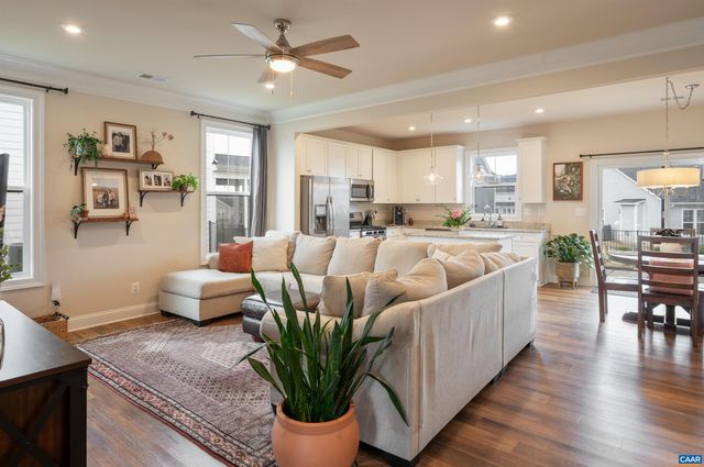 430 CLAIBOURNE RD, Crozet, VA 22932