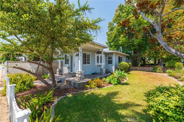 1701 Lake Street, Huntington Beach, CA 92648