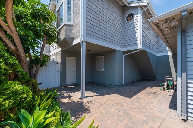 1701 Lake Street, Huntington Beach, CA 92648