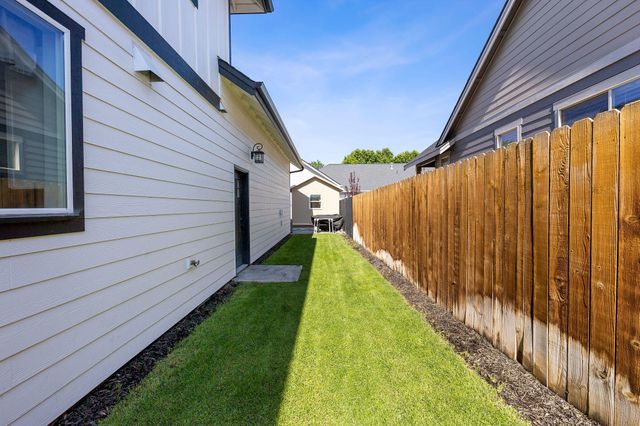 871 NE Whistle Way, Prineville, OR 97754