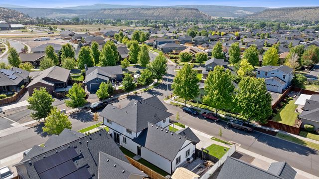 871 NE Whistle Way, Prineville, OR 97754