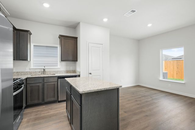 1537 Harvester Drive, Fort Worth, TX 76140