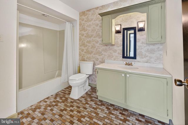 425 STOKES RD, Shamong, NJ 08088