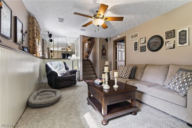 2379 Oak Trace Street, Youngstown, OH 44515