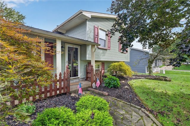 2379 Oak Trace Street, Youngstown, OH 44515