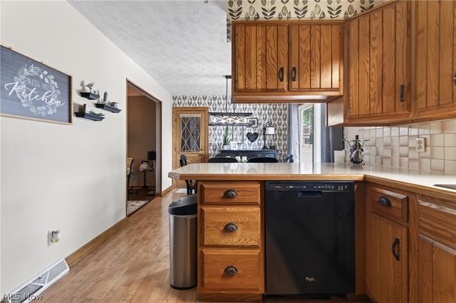 2379 Oak Trace Street, Youngstown, OH 44515