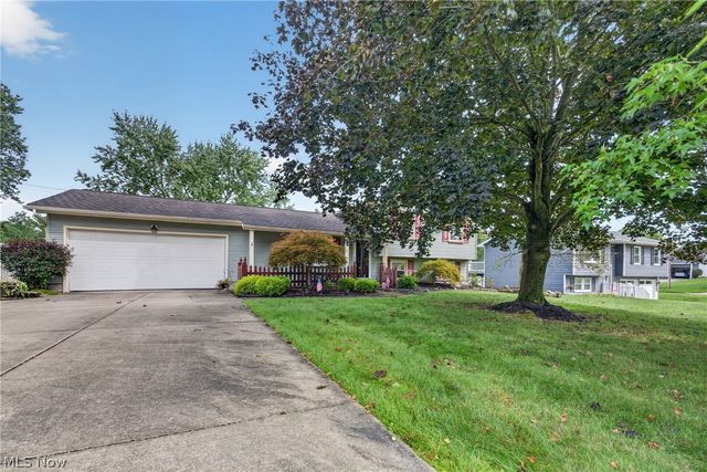 2379 Oak Trace Street, Youngstown, OH 44515