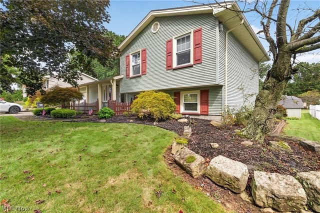 2379 Oak Trace Street, Youngstown, OH 44515
