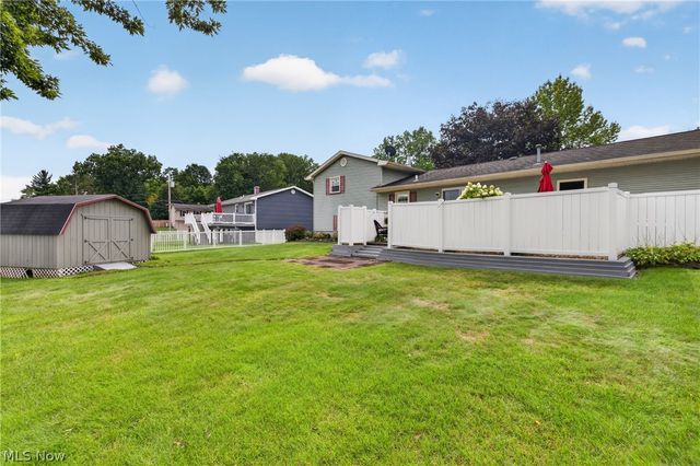 2379 Oak Trace Street, Youngstown, OH 44515