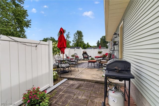 2379 Oak Trace Street, Youngstown, OH 44515