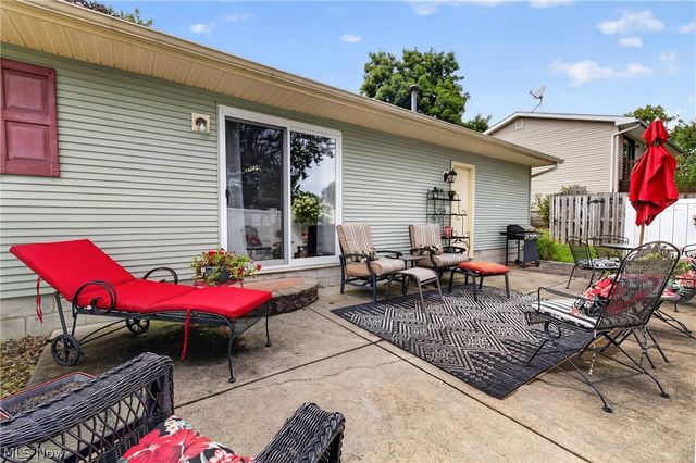 2379 Oak Trace Street, Youngstown, OH 44515