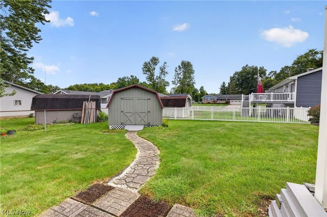 2379 Oak Trace Street, Youngstown, OH 44515