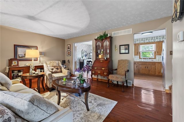 2379 Oak Trace Street, Youngstown, OH 44515