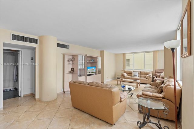 5005 Collins Ave 425, Miami Beach, FL 33140