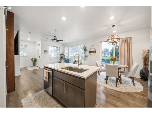 6230 Se GENROSA St, Hillsboro, OR 97123