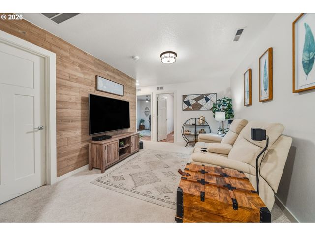 6230 Se GENROSA St, Hillsboro, OR 97123