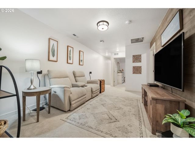 6230 Se GENROSA St, Hillsboro, OR 97123