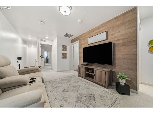 6230 Se GENROSA St, Hillsboro, OR 97123