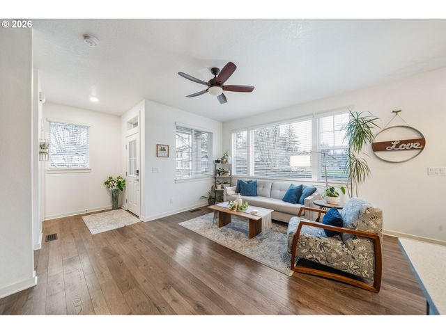 6230 Se GENROSA St, Hillsboro, OR 97123