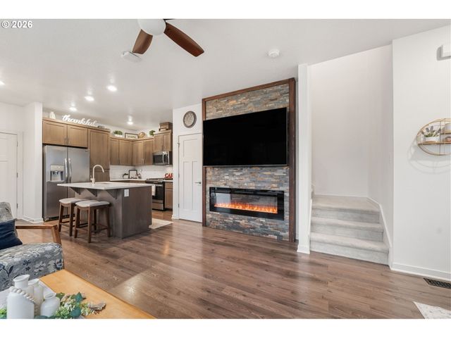 6230 Se GENROSA St, Hillsboro, OR 97123