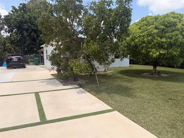 14985 Leisure Dr, Homestead, FL 33033