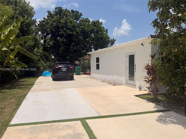 14985 Leisure Dr, Homestead, FL 33033