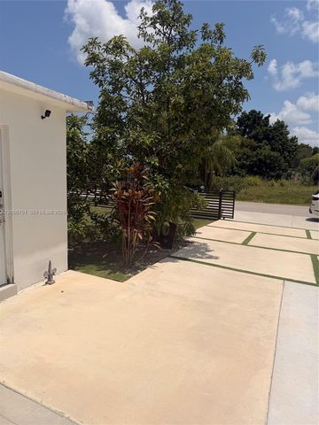 14985 Leisure Dr, Homestead, FL 33033