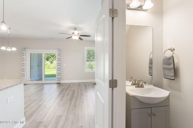 107 Pasture Lane B, Swansboro, NC 28584