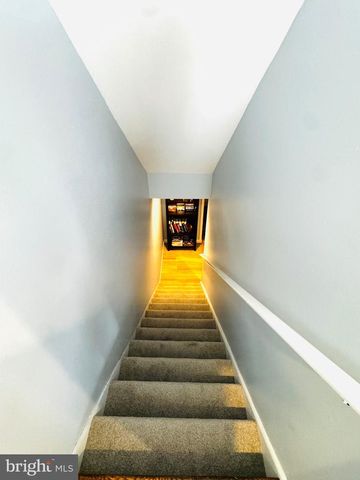 242 HIDDEN DR, Blackwood, NJ 08012