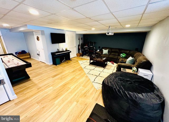 242 HIDDEN DR, Blackwood, NJ 08012