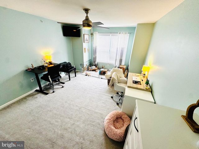 242 HIDDEN DR, Blackwood, NJ 08012