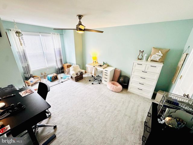 242 HIDDEN DR, Blackwood, NJ 08012