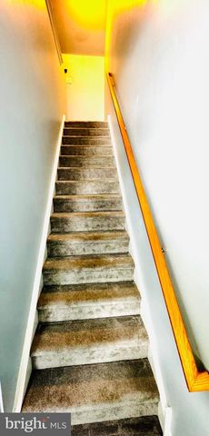 242 HIDDEN DR, Blackwood, NJ 08012