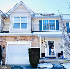 242 HIDDEN DR, Blackwood, NJ 08012