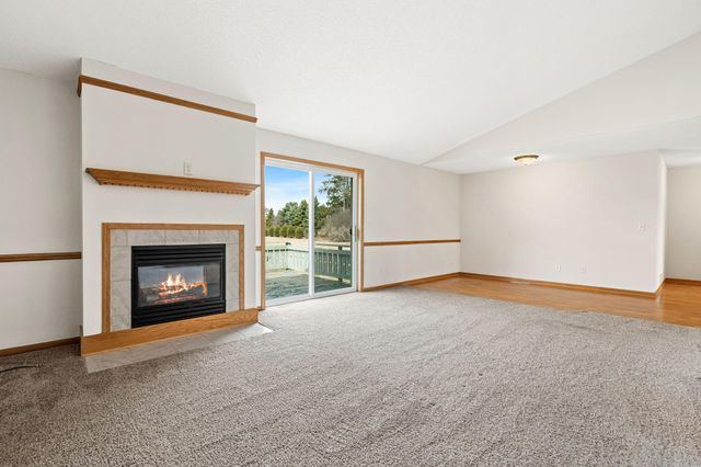 905 W Ridge Court, New Richmond, WI 54017