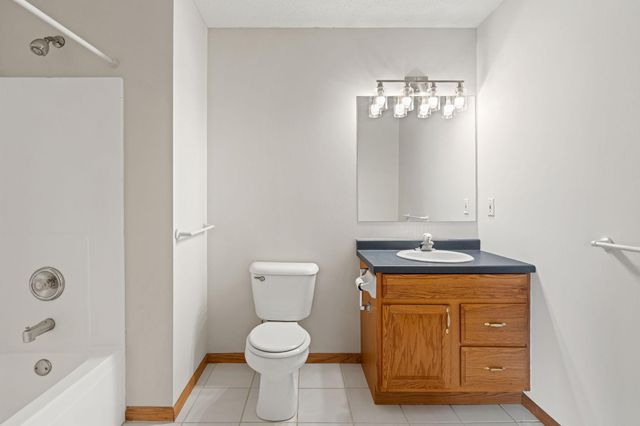 905 W Ridge Court, New Richmond, WI 54017