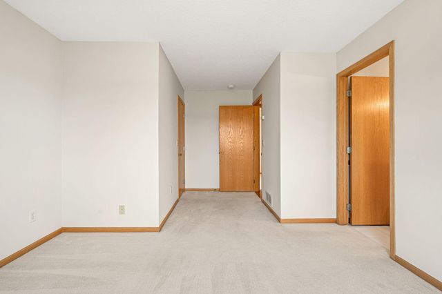 905 W Ridge Court, New Richmond, WI 54017